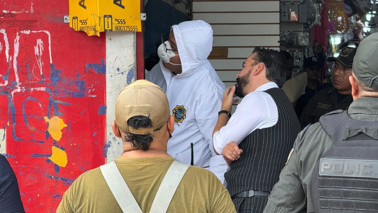 Concubino entrega parte del dinero y liberan a arrestados por crimen de librecambista