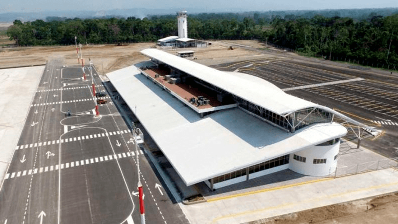  Gobierno transfiere aeropuerto de Apolo a Naabol y anuncia obras viales 