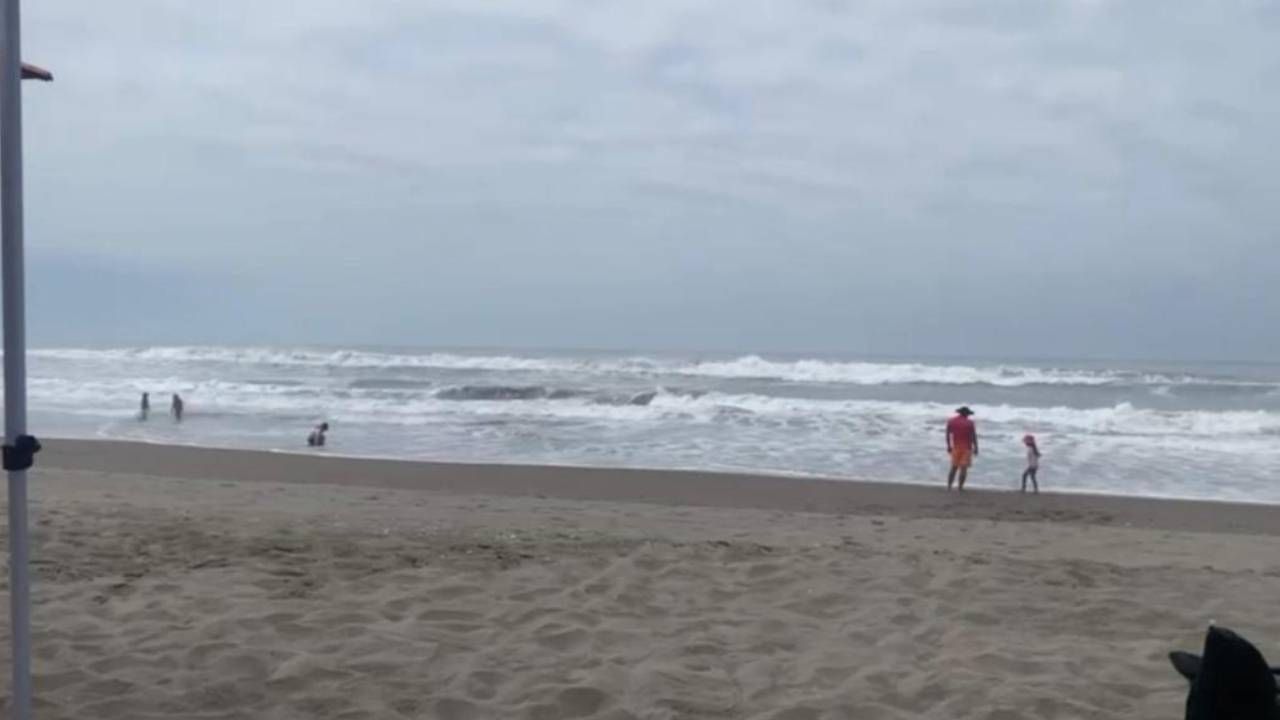 Perú cierra 65 puertos por alerta de tsunami y espera olas de hasta 2,31 metros