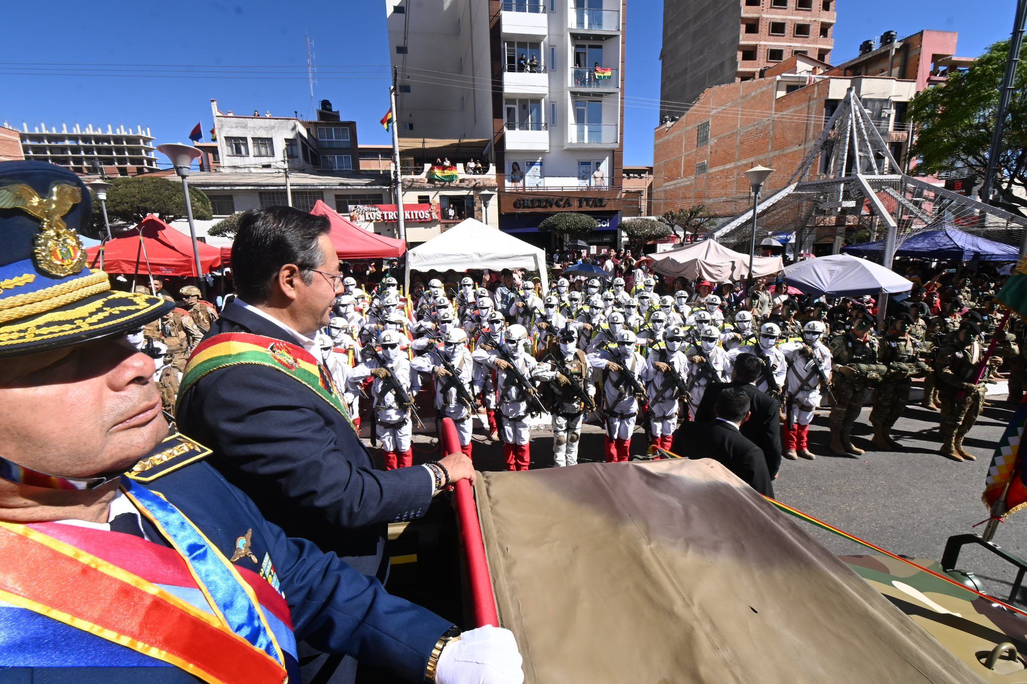 El acto conmemorativo del Bicentenario destacó el legado histórico y la proyección hacia una independencia económica plena