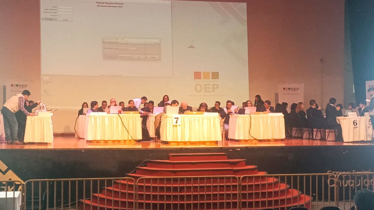 TSE inicia conteo de votos emitidos en el exterior 