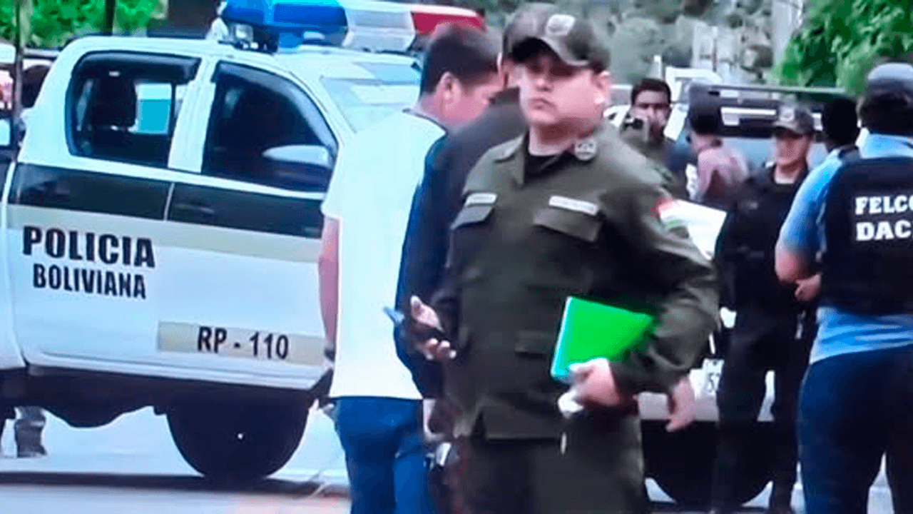 Ataque armado deja a un policía herido en Santa Cruz  