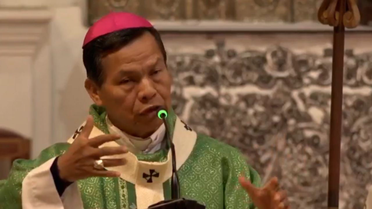 Iglesia pide "dejar de lado los insultos" y pensar más en la "realidad que vivimos"
