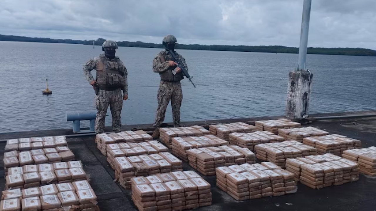 Ecuador da un duro golpe al narcotráfico: incautan más de 10 toneladas de cocaína en altamar con apoyo de EE.UU