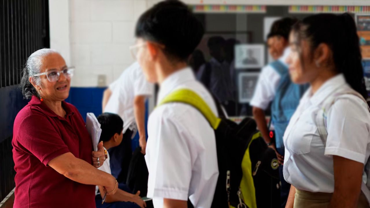 El Salvador implementa nuevas reglas escolares: alumnos deberán decir “buenos días”, “por favor” y “gracias”