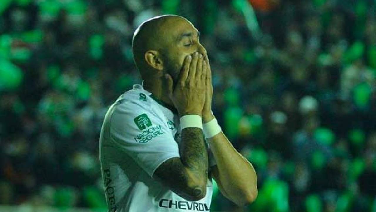 Empate (1-1) entre Oriente y la 'U' de Vinto mantiene a Oriente en la zona de descenso directo