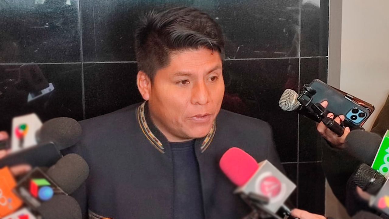 Leonardo Loza denuncia pacto político tras liberación de Camacho y anuncia movilizaciones