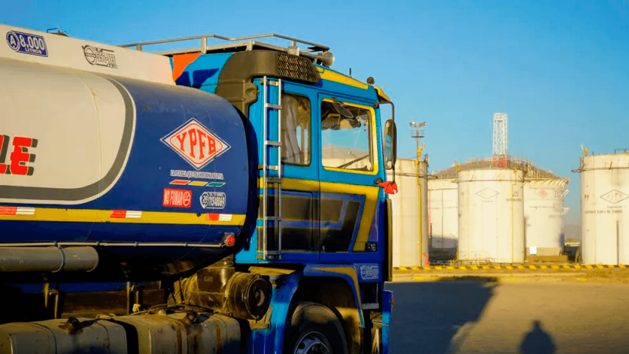  Bolivia destinó más de \$us 2.300 millones a combustibles y deuda externa hasta agosto 