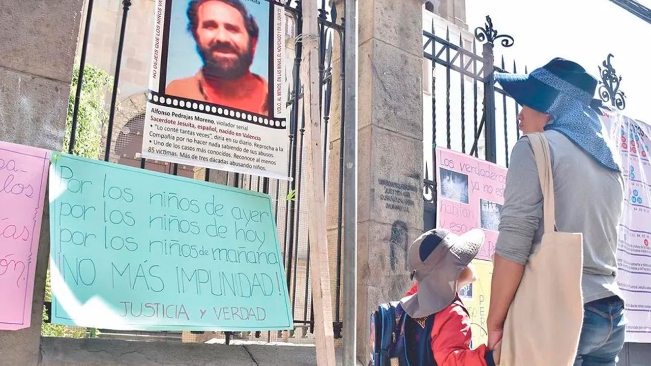 Jesuitas son sentenciados a un año de prisión por encubrimiento de abuso
