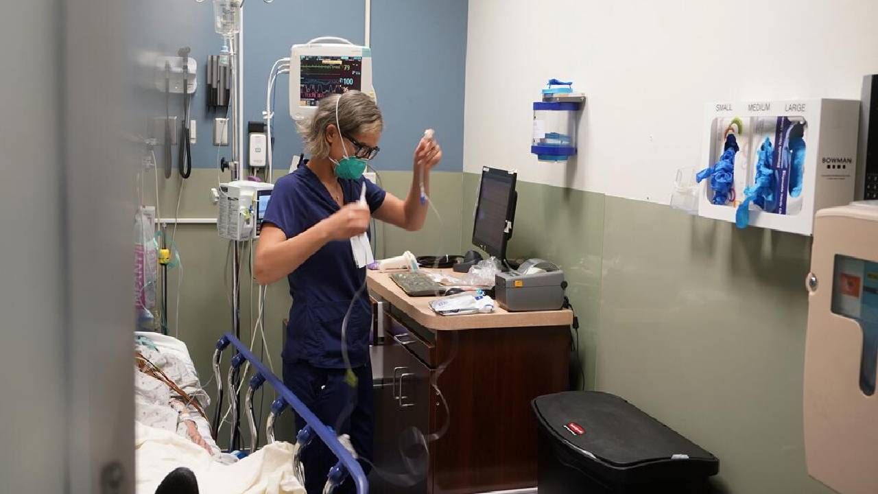 Un alza histórica: seguros médicos en EE.UU. enfrentarán subidas récord de hasta 54%