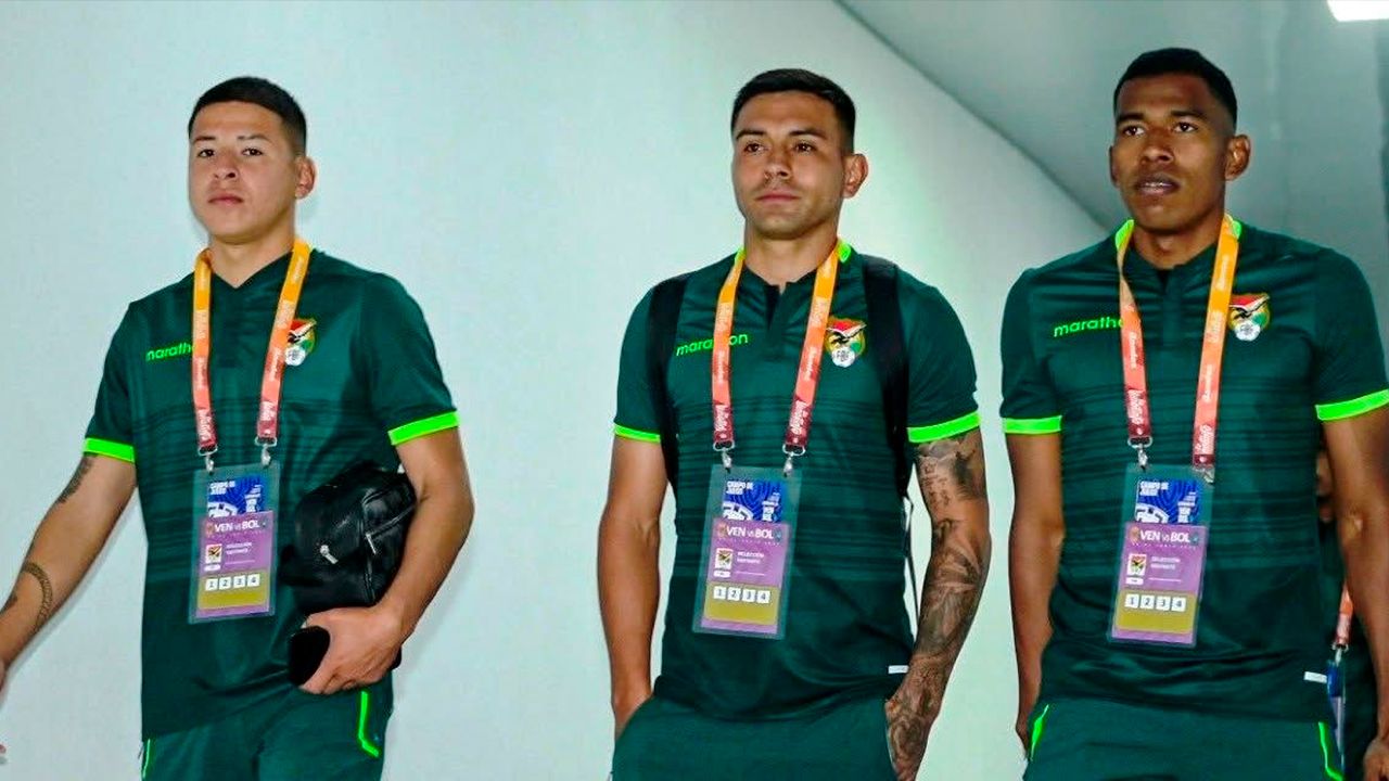 Hinchas cruceños viajan a alentar a la Verde en duelo decisivo ante Brasil
