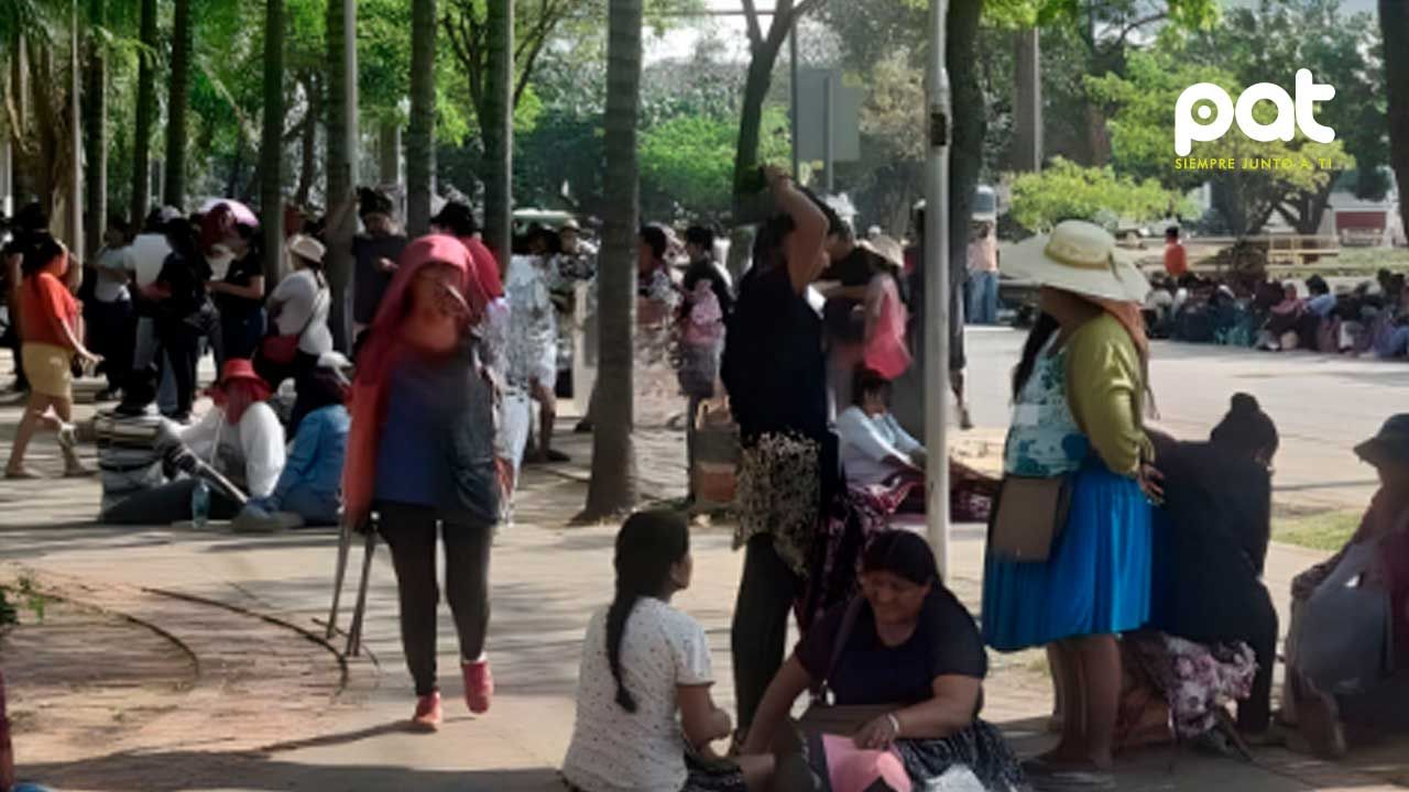 Comerciantes de La Ramada protestan en la Quinta Cruceña en rechazo a pagar los servicios básicos