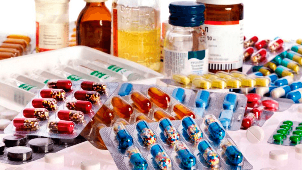 Industria farmacéutica reduce producción 30% por falta de dólares