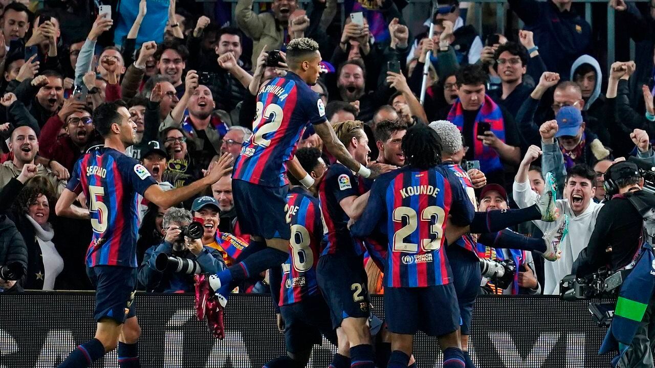 Barcelona ganó 2-1 a Real Madrid y es líder absoluto en LaLiga Santander 