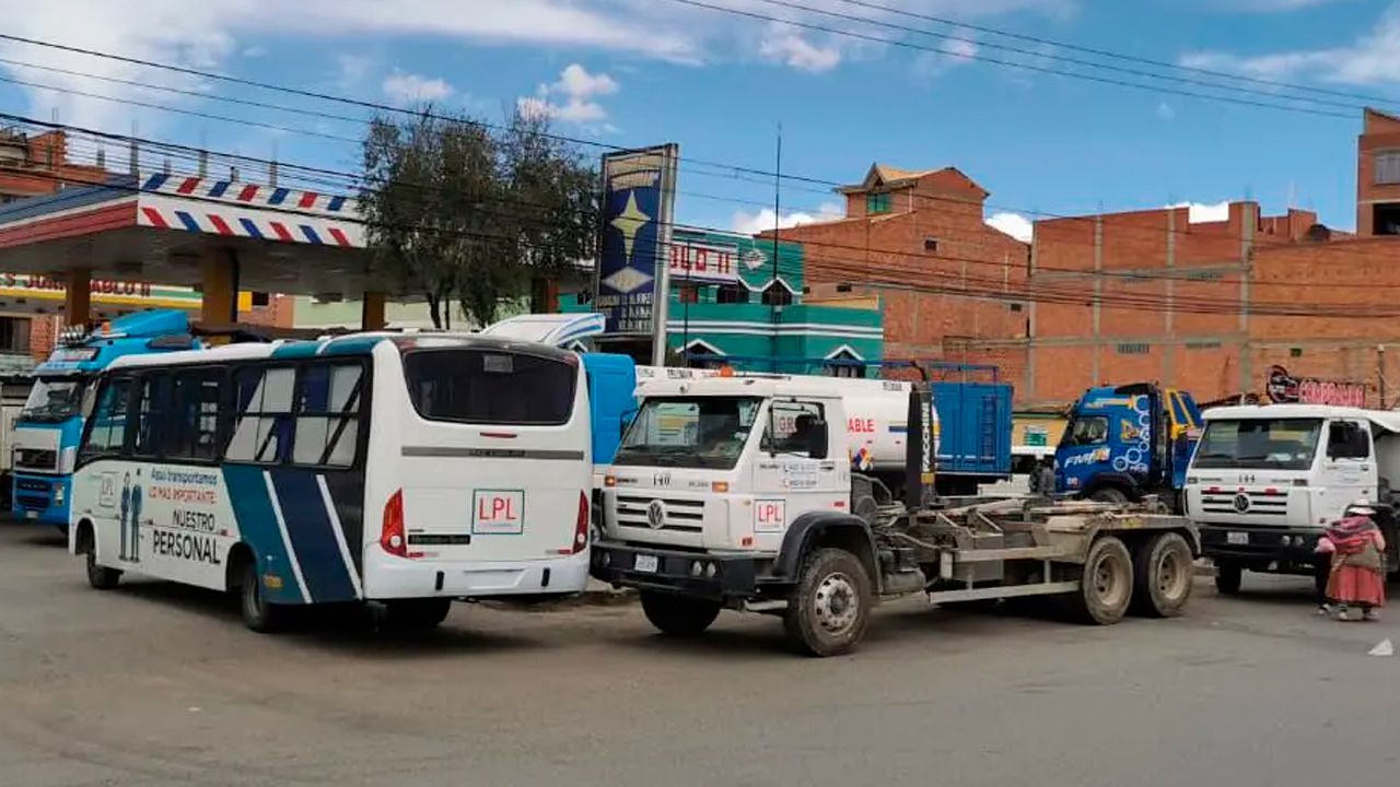 **Exministro alerta que Bolivia gasta $us 9 millones diarios por la crisis de combustibles