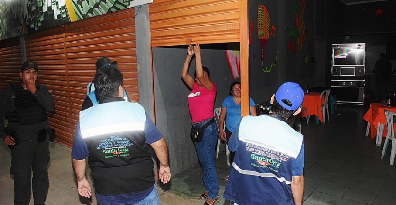 Segunda vuelta en Santa Cruz: clausuran locales y arrestan a personas por infringir el Auto de Buen Gobierno