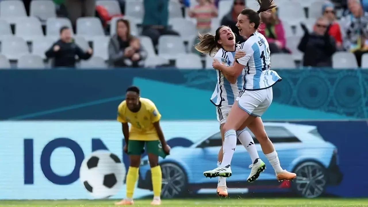 Mundial femenino: La selección Argentina recuperó y empató ante Sudáfrica 