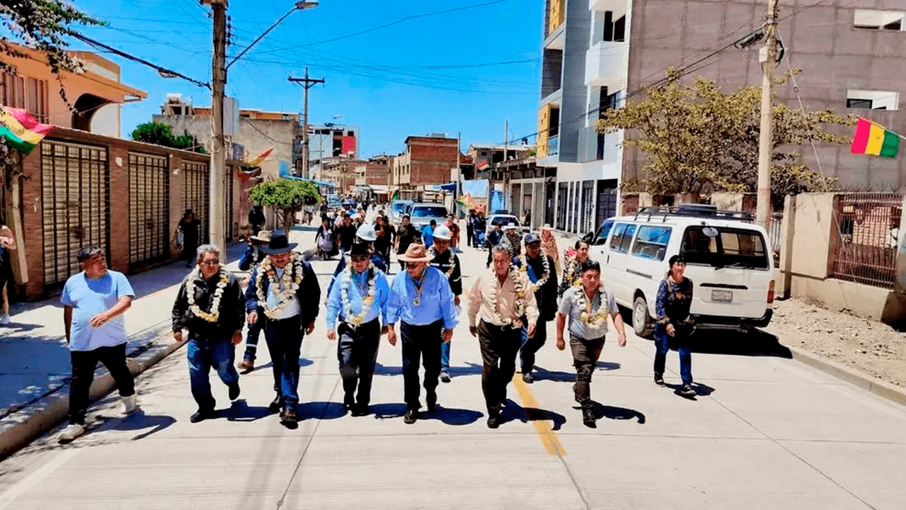 Inauguran pavimento rígido en la avenida santa cruz de quillacollo