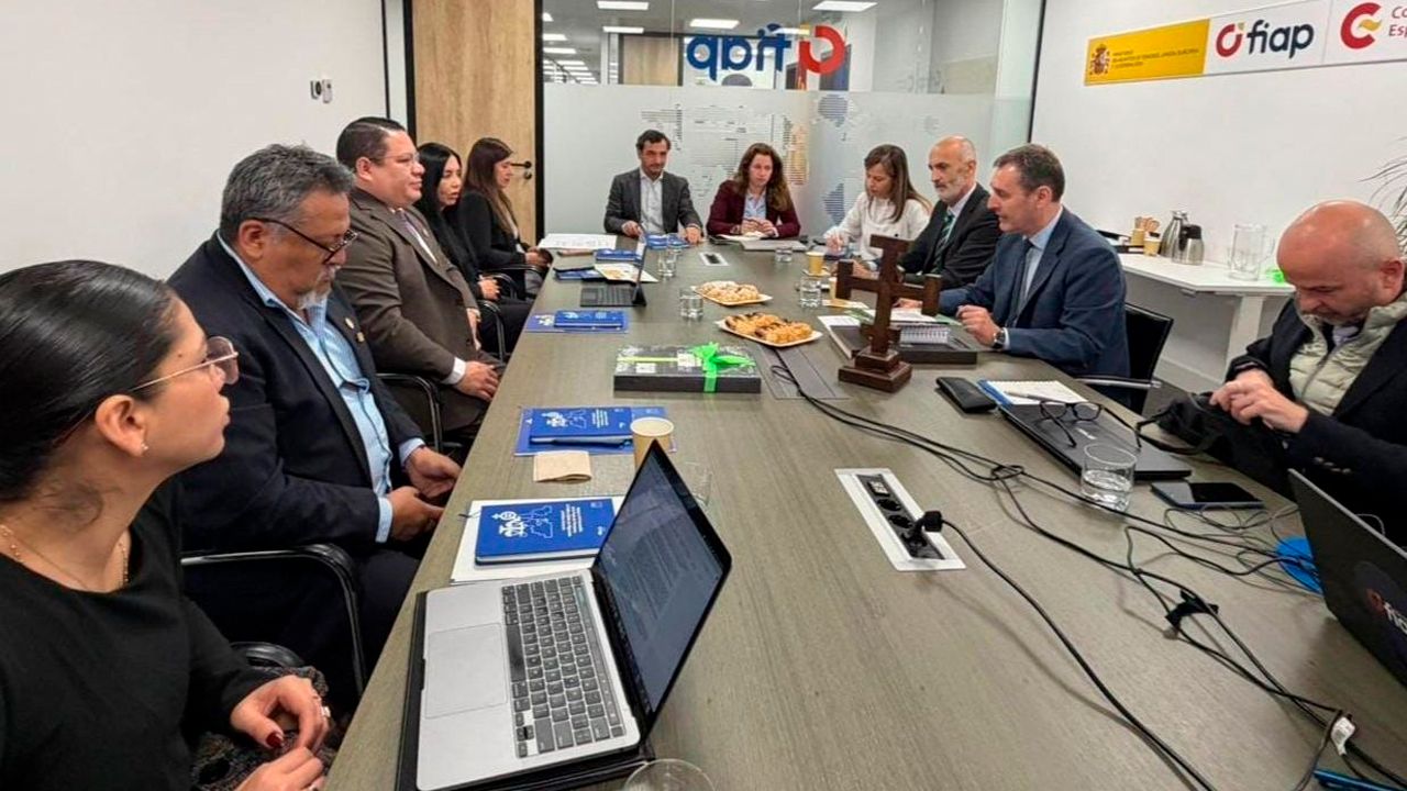 Fiscal refuerza cooperación internacional contra delitos sexuales y trata de personas