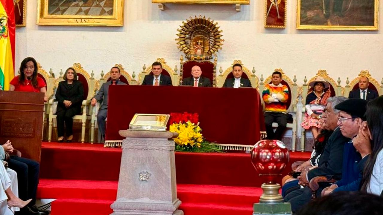 Ministerio Público resalta vocación democrática en entrega de credenciales