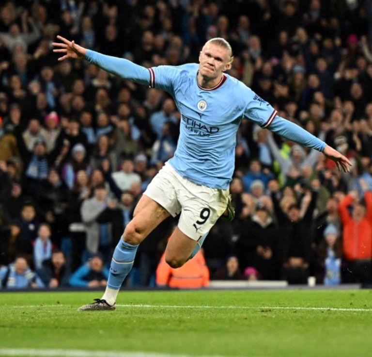 El City goleó y jugará las semis de FA Cup