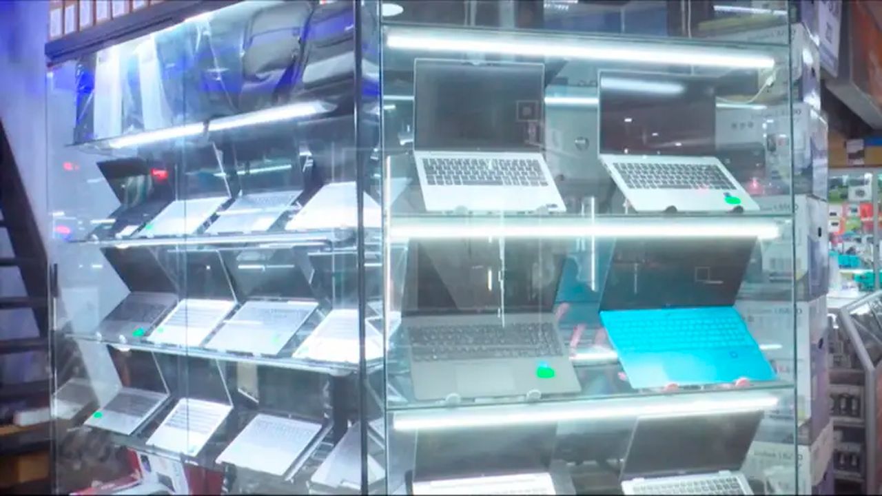 Precios de computadoras y laptops bajan hasta 20% por estabilización del dólar