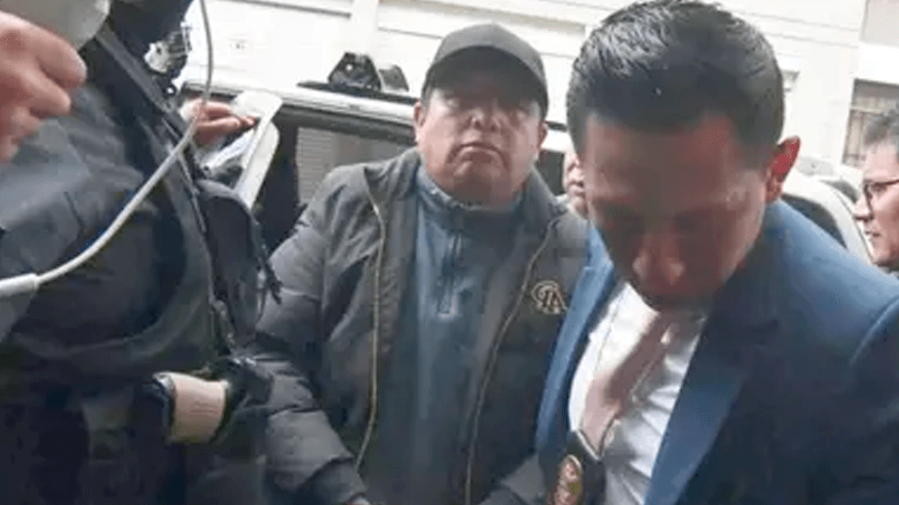 Juan Carlos Huarachi ingresa a San Pedro y califica su detención de “ilegal”