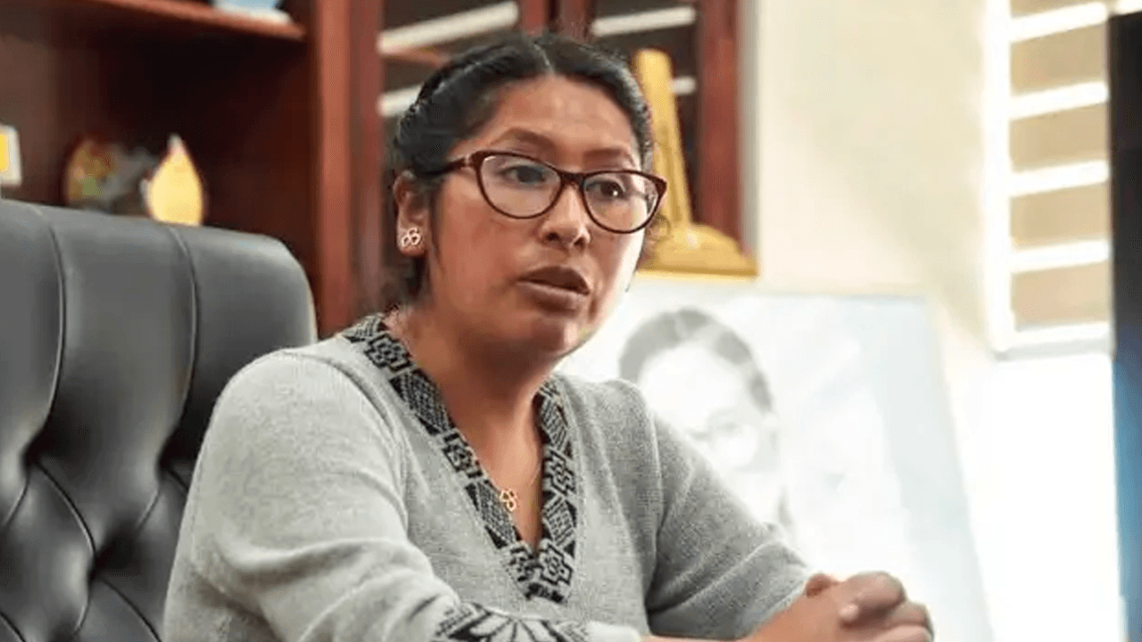 “Aquí no hay dos presidentes”: Eva Copa pide a Lara entender su rol institucional