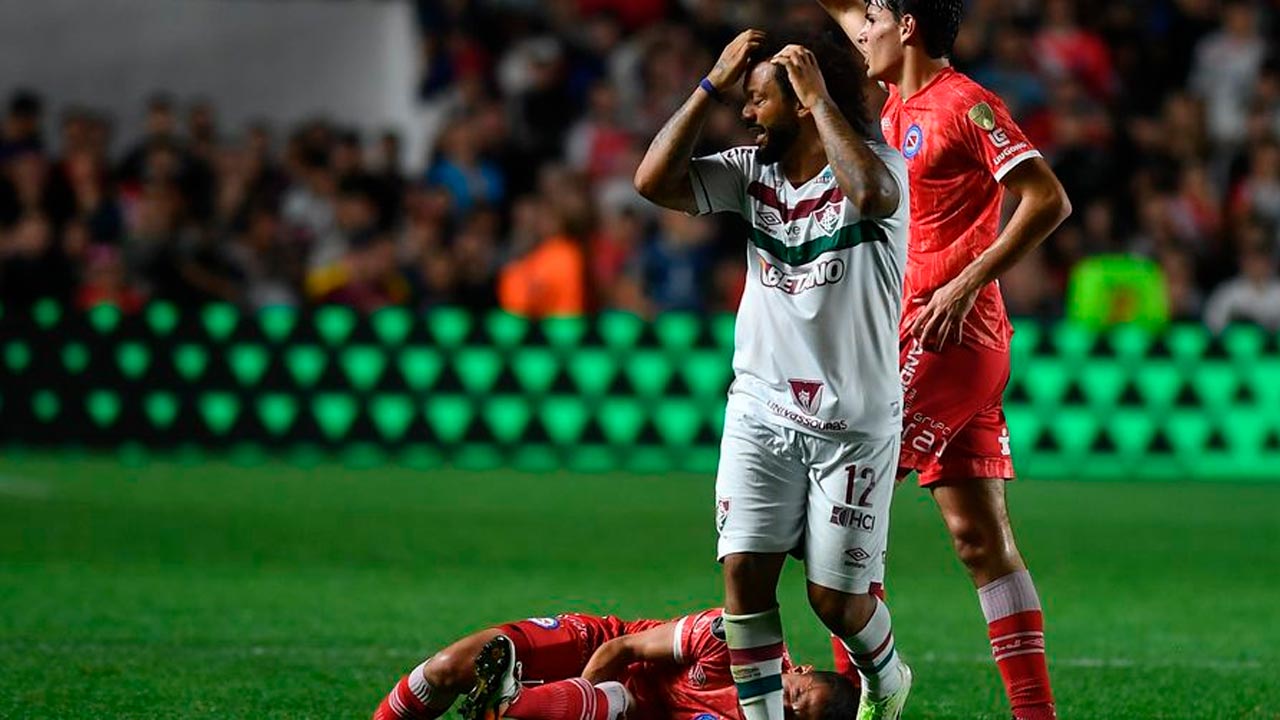 Marcelo es expulsado por lesionar gravemente a un rival 