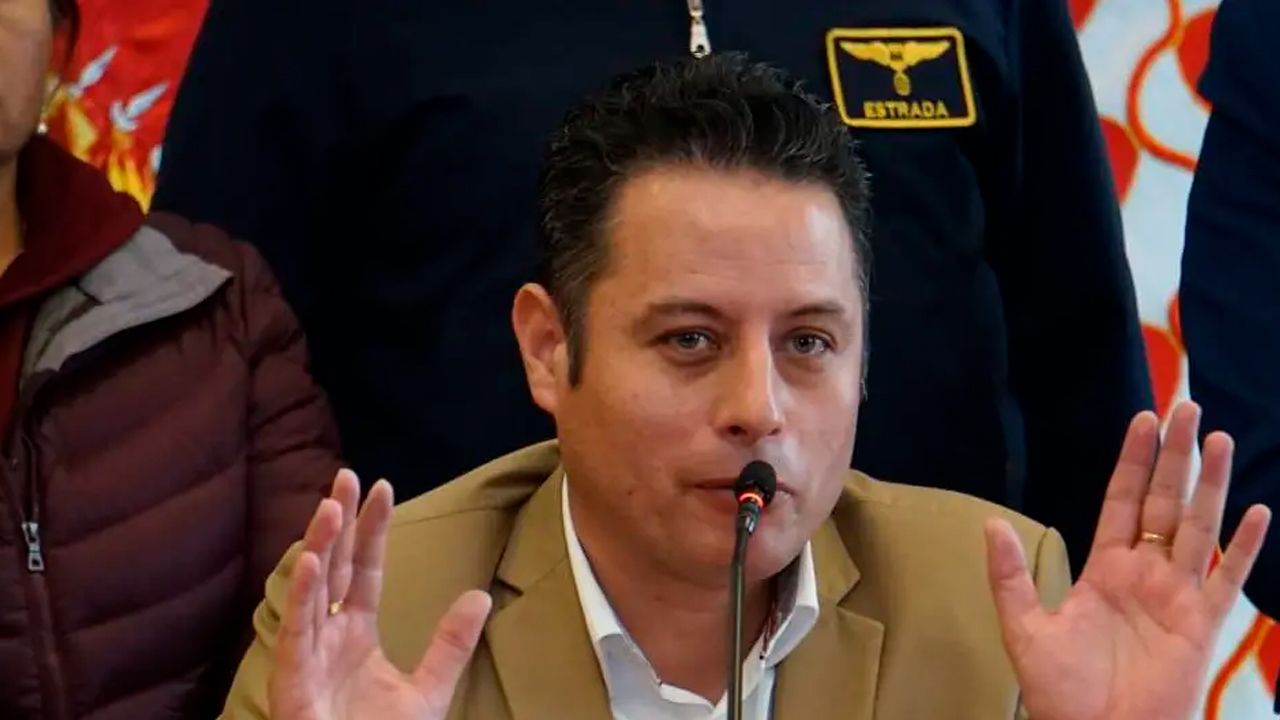 Lara felicita a policías por la aprehensión de Arce