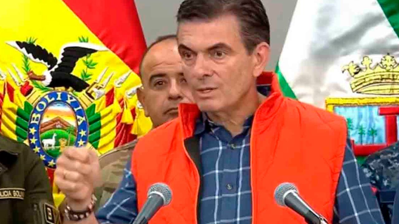 Paz anuncia traslado de comunidades en riesgo por posibles inundaciones en Santa Cruz