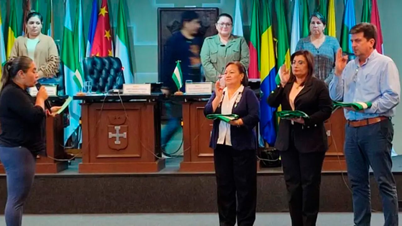 Tres nuevos asambleístas departamentales asumen funciones en Santa Cruz