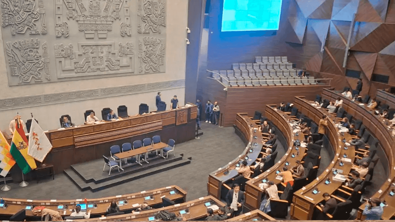 Reinstalan sesión en la ALP e inicia la votación para elegir vocales del TSE 