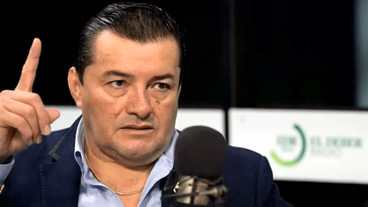 Jhonny Fernández da 24 horas para restituir el transporte público y advierte con quitar el derecho de ruta