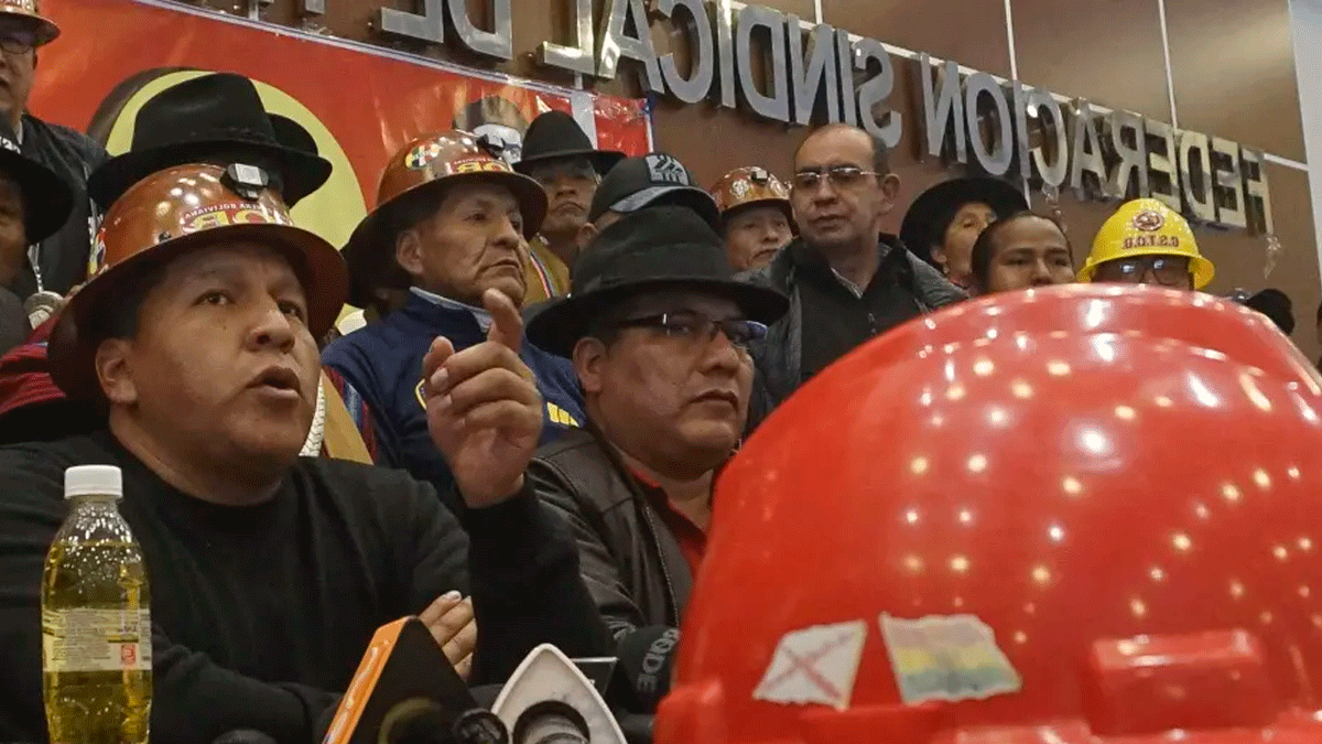 “Vamos a pedir la abrogación”: la COB ingresa a reunión con el presidente Paz