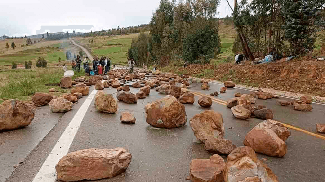 Se reducen los bloqueos carreteros y solo tres departamentos mantienen conflictos