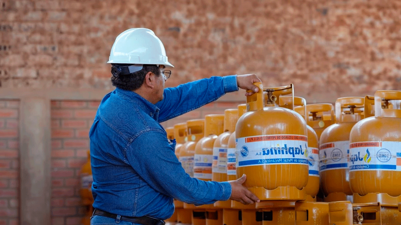 Contrabando de GLP boliviano a Perú incrementa precios y persiste pese a controles