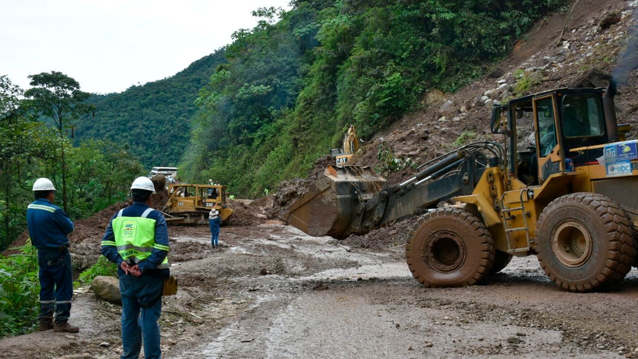 ABC confirma paso habilitado  hacia los valles cruceños tras  daños por las lluvias