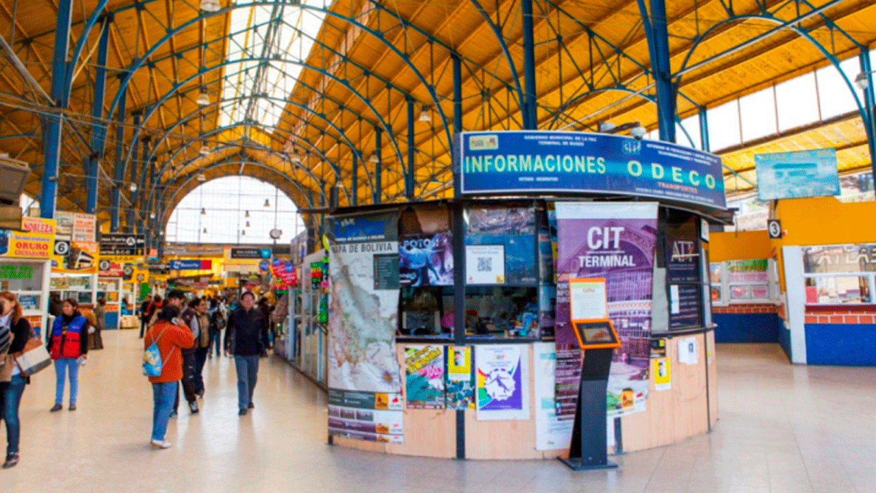 Pasajes interdepartamentales continúan altos mientras viajeros esperan tarifas oficiales de la ATT