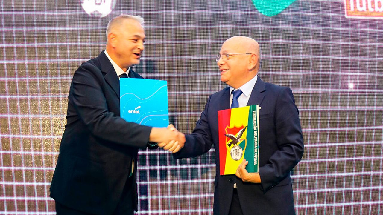 Acuerdo histórico entre Entel con la FBF fortalece el fútbol boliviano