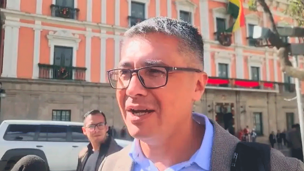 Ministro de Economía reitera diálogo y descarta ceder ante presión de la COB