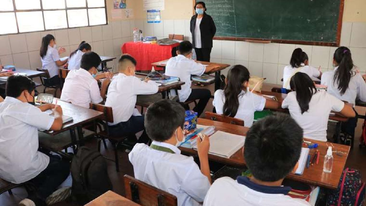 Alumnos de Santa Cruz, Beni y Pando retornan al horario habitual de clases y en el resto del país continúa con el horario de invierno
