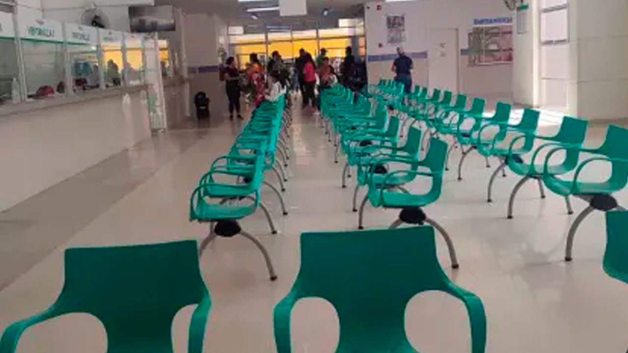 Trabajadores de salud iniciarán huelga de hambre por sueldos atrasados