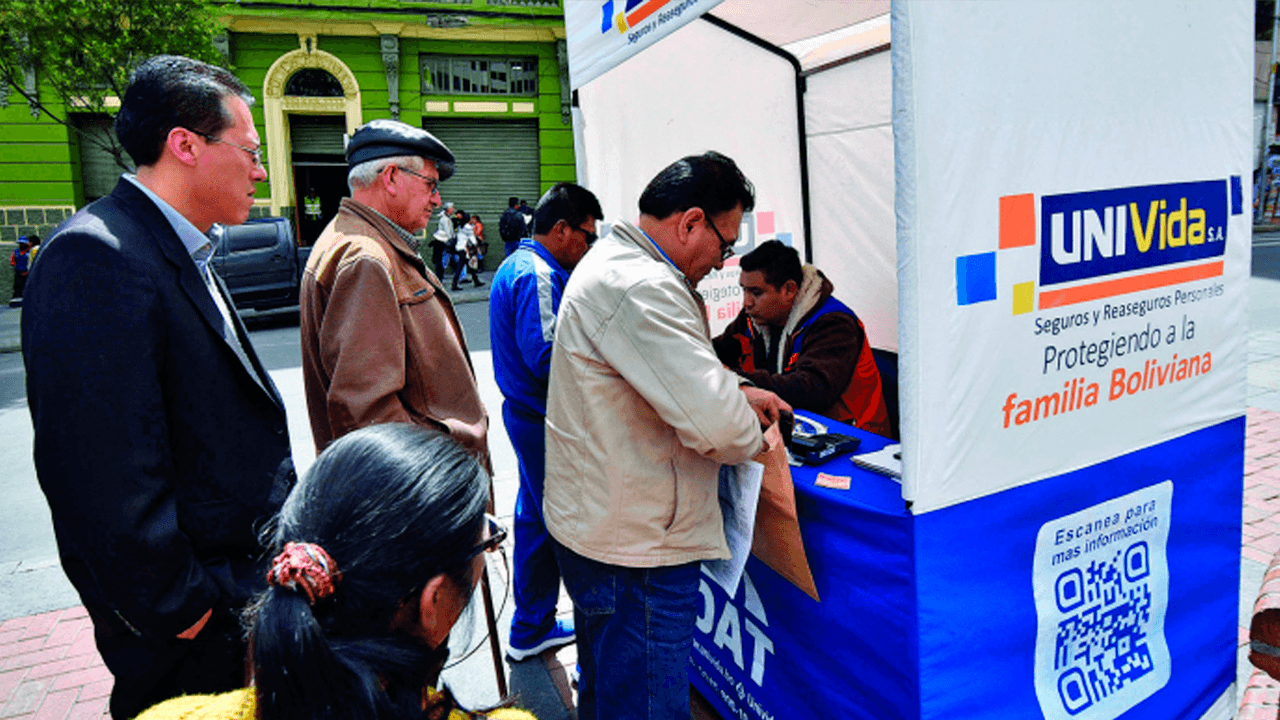 Medio millón de vehículos circula sin SOAT en Bolivia