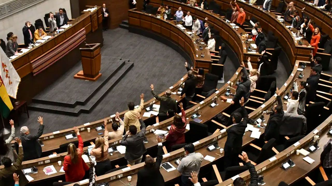 Legisladores anuncian impulso de ley antibloqueos para proteger tránsito y economía