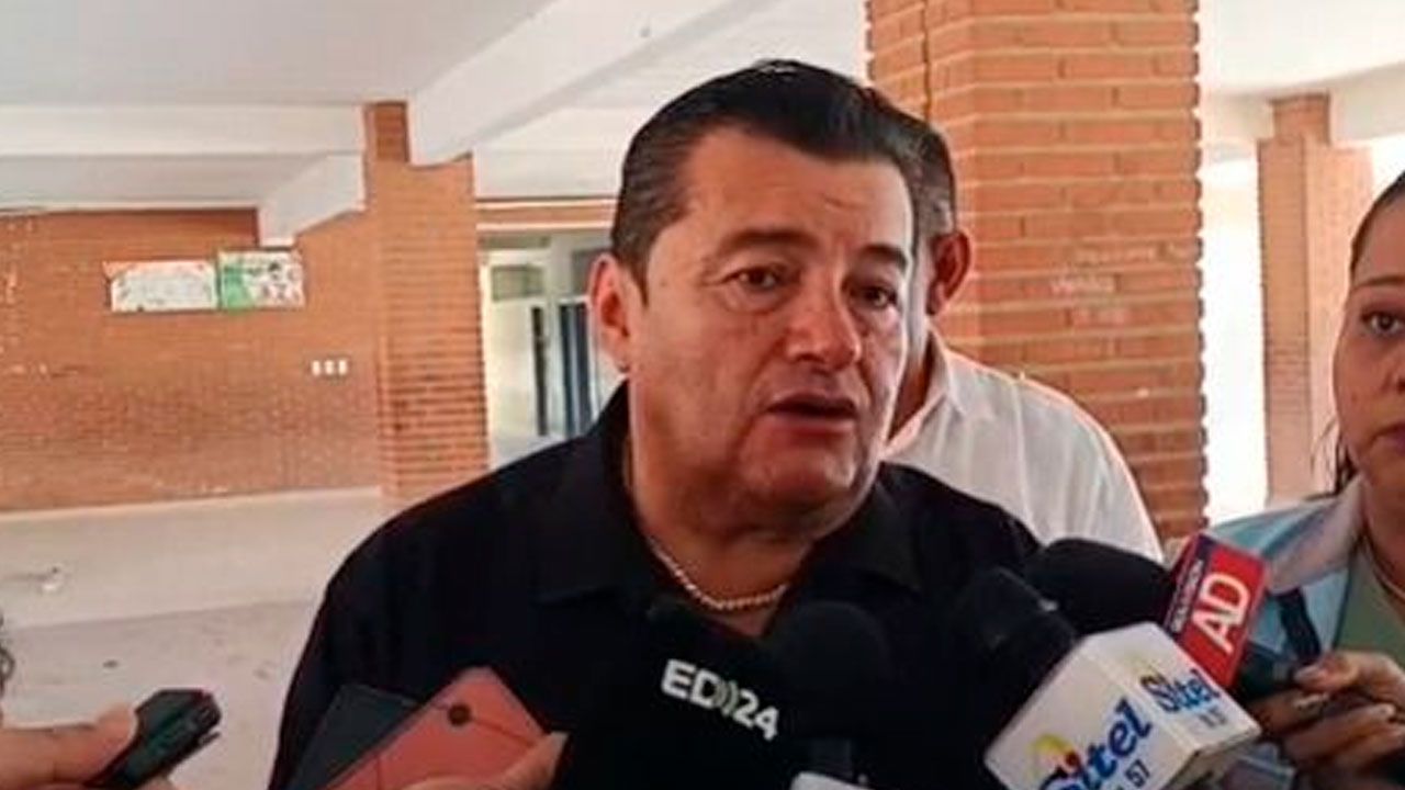 Alcaldía garantiza mantenimiento de colegios durante todo el año en Santa Cruz