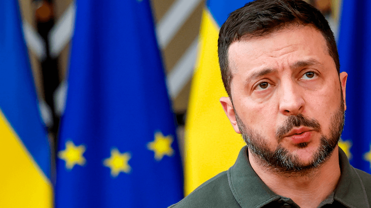 Zelenski se queja de que debe “arrebatar” paquetes de ayuda de EE.UU. y la Unión Europea