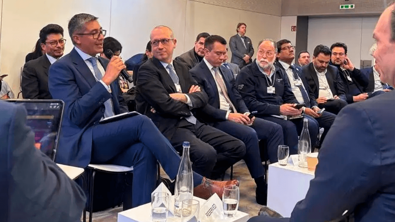 Espinoza afirma en Davos que Bolivia necesita reglas claras para atraer inversión