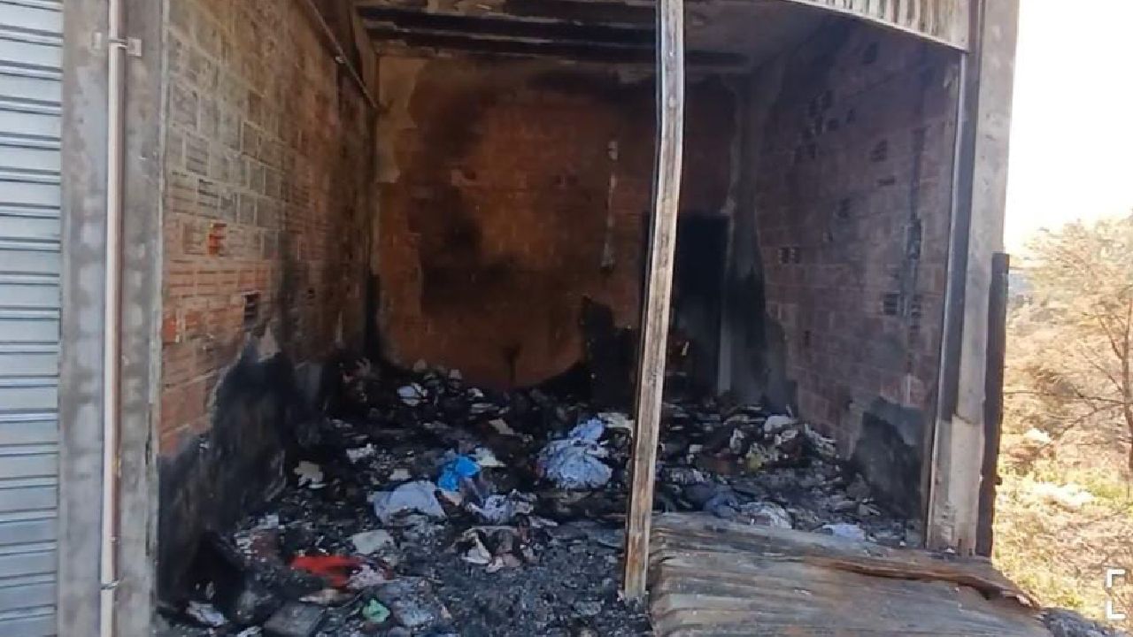 Incendio consume vivienda en Barrio Cortez: Pérdida total para la familia
