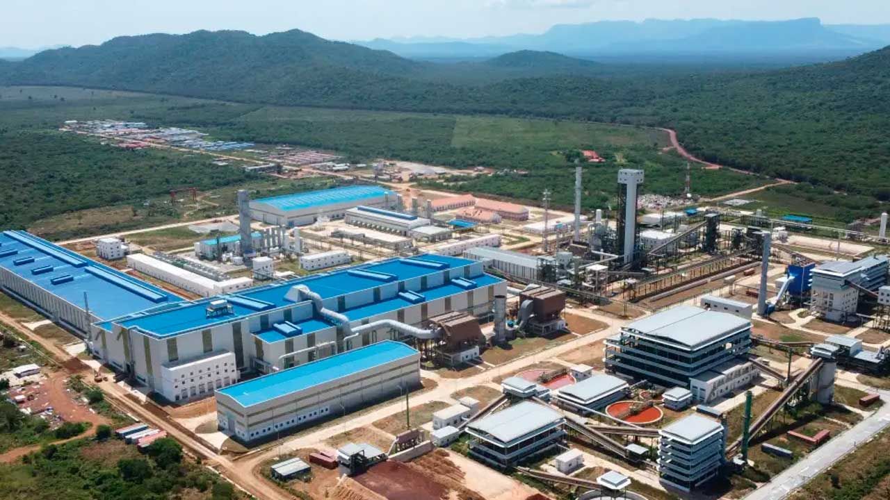 Informe advierte que la planta del Mutún no opera y señala daño económico al Estado de $us 100 millones